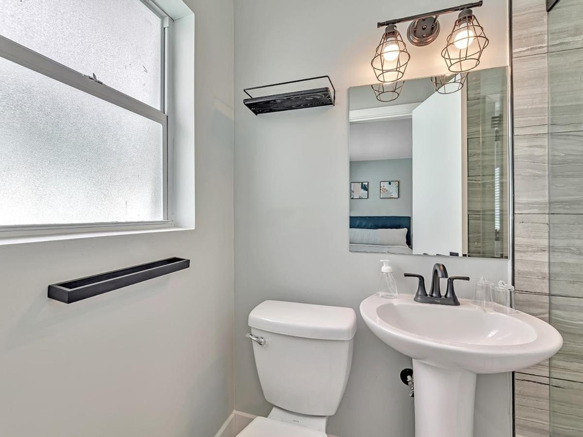 Dania Beach Holiday Retreat International Airportアパートメント エクステリア 写真